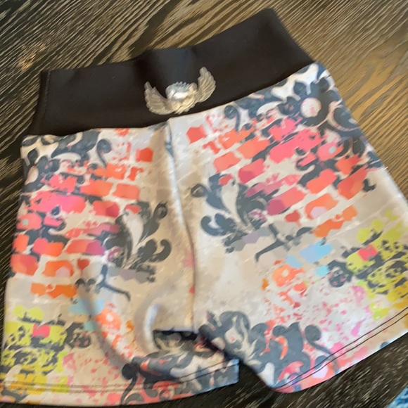 Sugar Lulu dance shorts graffiti YM - Picture 2 of 3